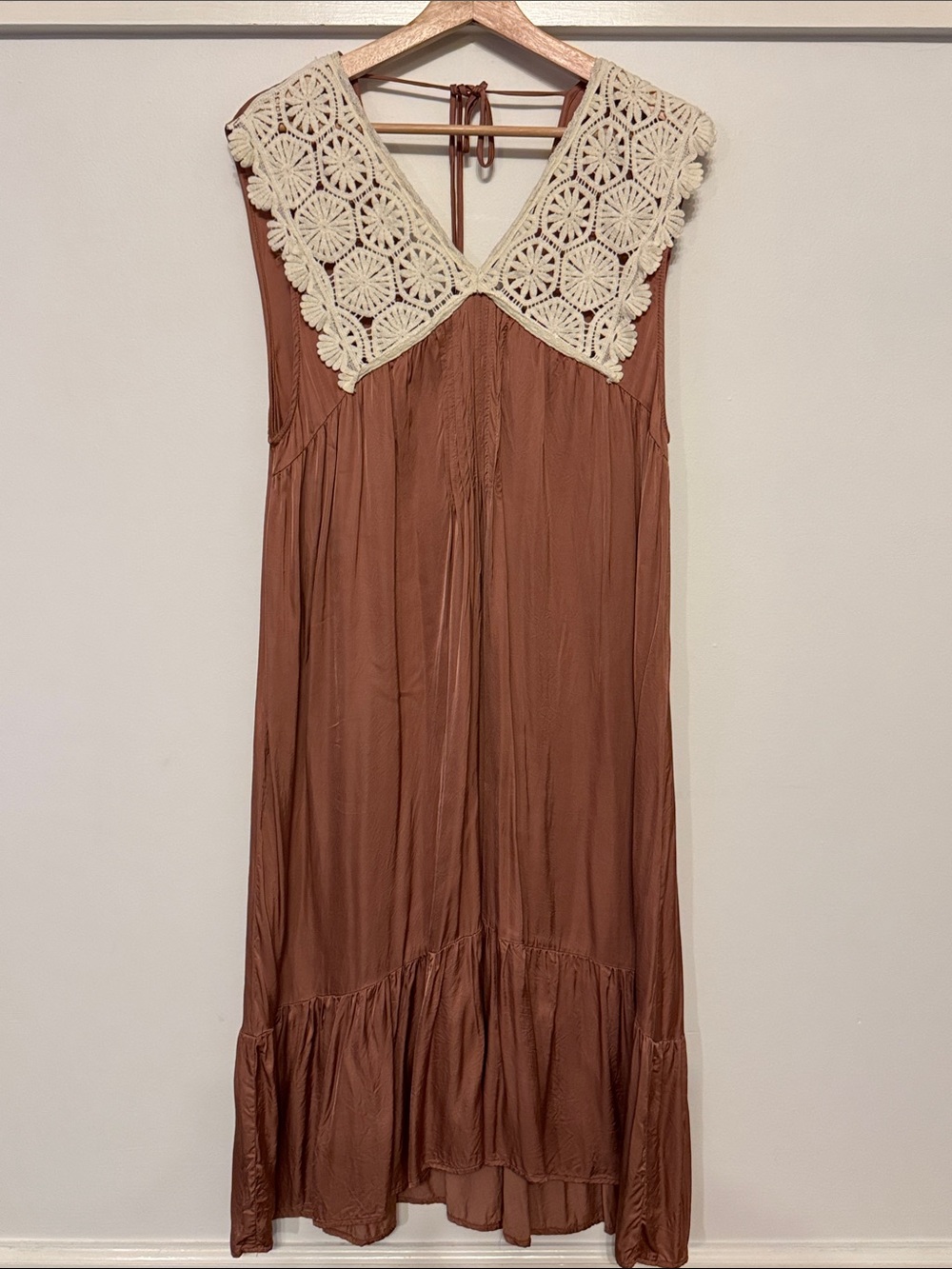 Anthropologie Crochet Bib Collar Midi Dress Brown Boho V-Neck Tiered Size M